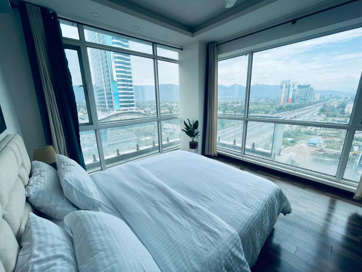 High Rise Presidential Suite In Elysium Opp Centaurus Islamabad Exteriör bild