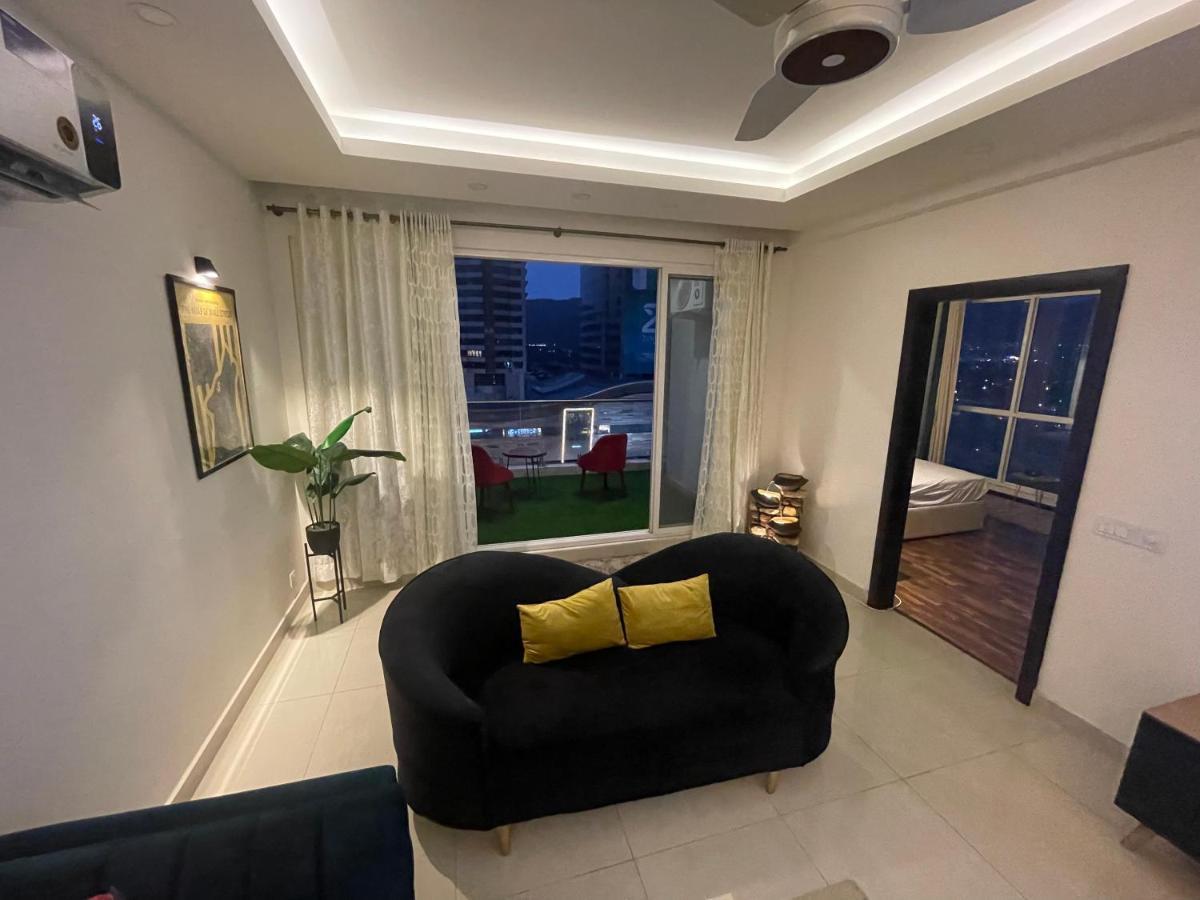 High Rise Presidential Suite In Elysium Opp Centaurus Islamabad Exteriör bild