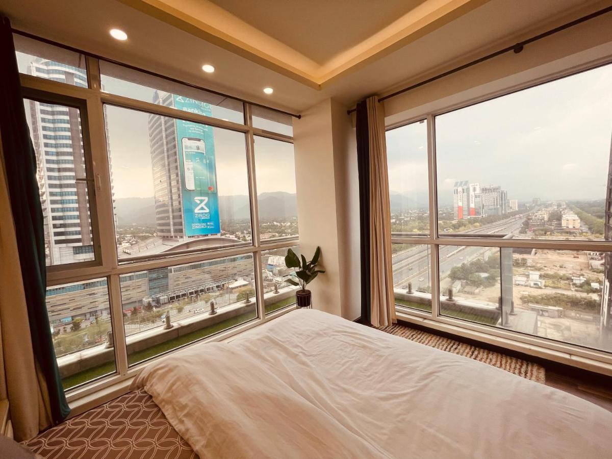 High Rise Presidential Suite In Elysium Opp Centaurus Islamabad Exteriör bild