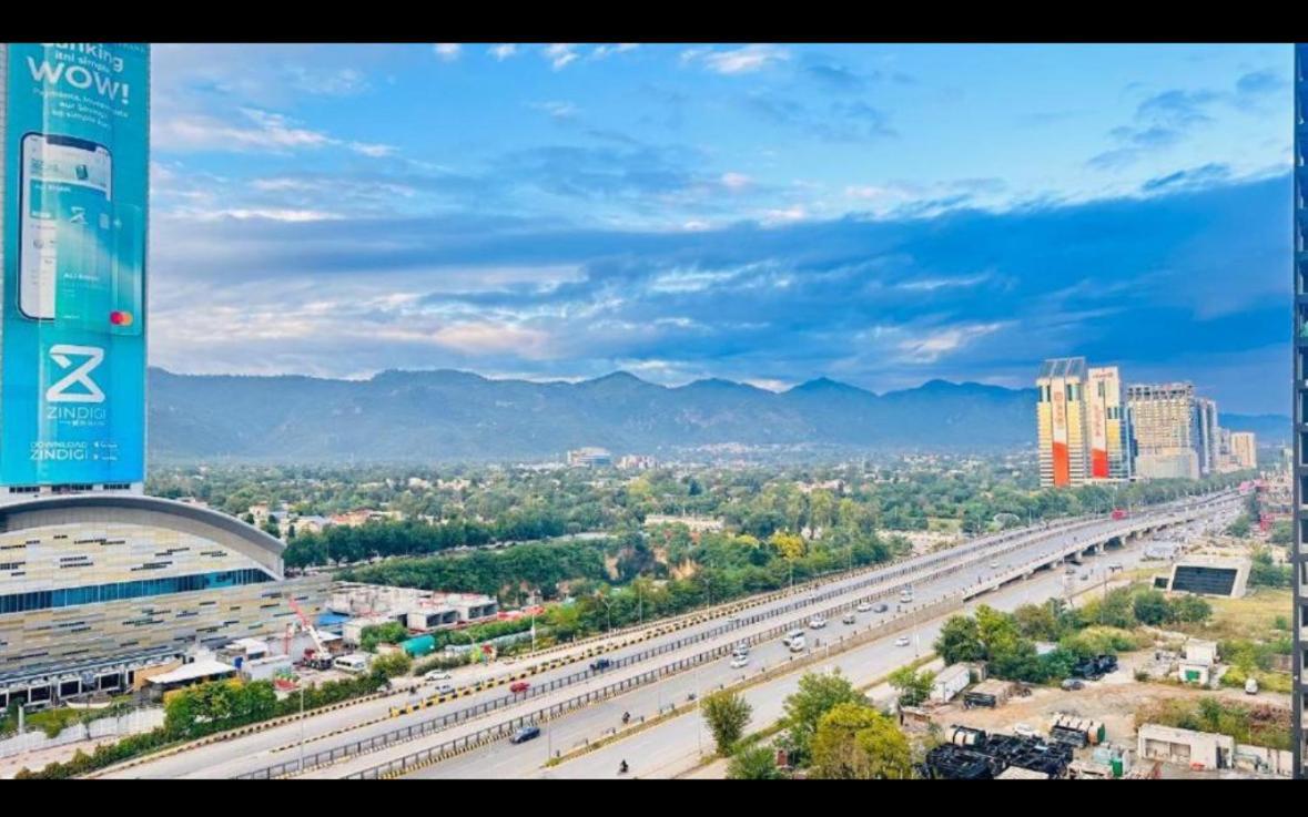 High Rise Presidential Suite In Elysium Opp Centaurus Islamabad Exteriör bild