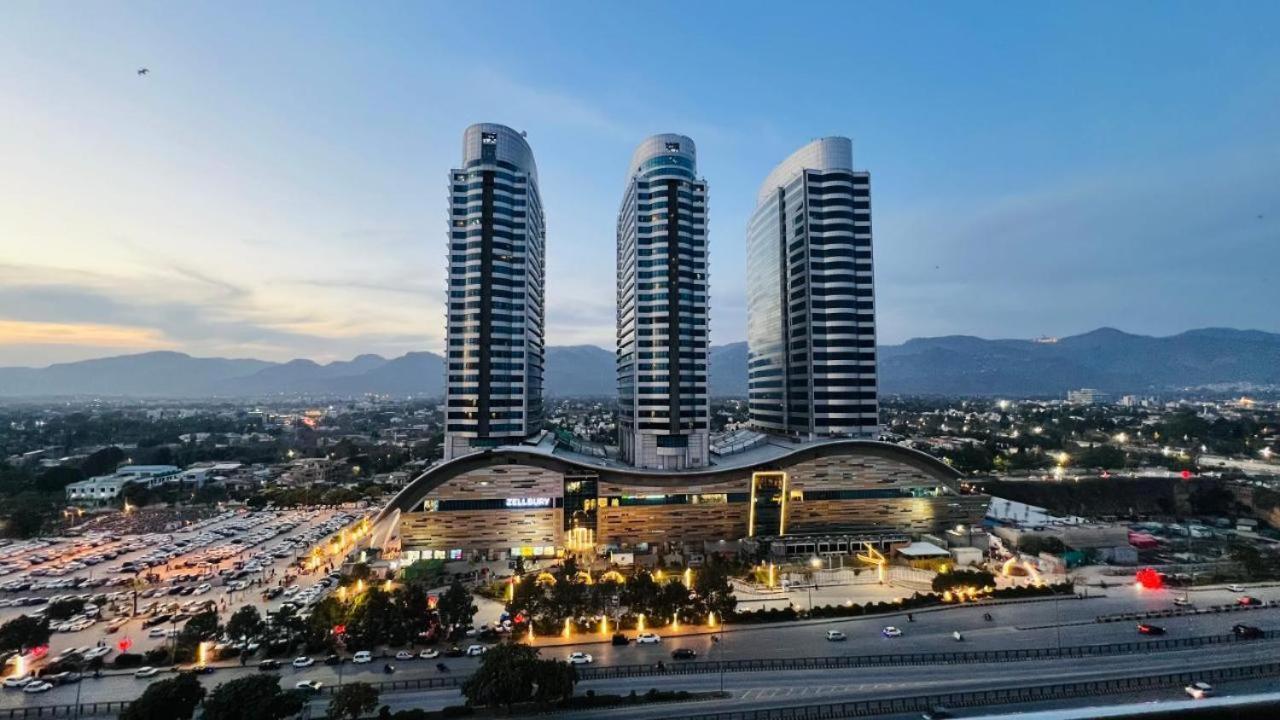 High Rise Presidential Suite In Elysium Opp Centaurus Islamabad Exteriör bild