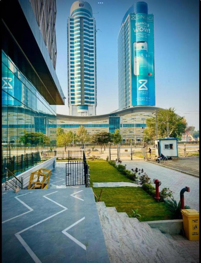 High Rise Presidential Suite In Elysium Opp Centaurus Islamabad Exteriör bild
